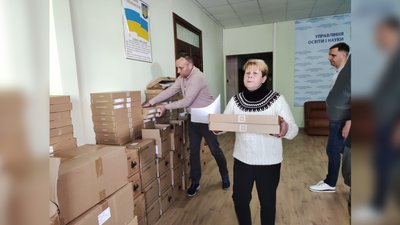 Учні п'яти прикордонних громад Чернігівщини отримають ноутбуки та планшети для навчання в онлайн форматі