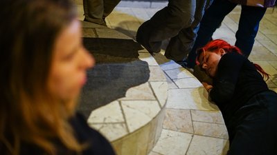 Фоторепортаж з перформансу: у Києві відкрилася виставка, присвячена кримськотатарській культурі Фоторепортаж з перформансу: у Києві відкрилася виставка, присвячена кримськотатарській культурі