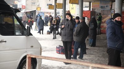 Хрестився щоб доїхати: через негоду на Вінниччині кілька автобусів не виїхали на рейс Хрестився щоб доїхати: через негоду на Вінниччині кілька автобусів не виїхали на рейс