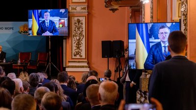 Міністр закордонних справ України Дмитро Кулеба під час виступу на Другій Чорноморській безпековій конференції, 15 квітня 2024 року Міністр закордонних справ України Дмитро Кулеба під час виступу на Другій Чорноморській безпековій конференції, 15 квітня 2024 року