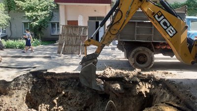 У Луцьку частина будинків – без гарячої води через прорив трубопроводу У Луцьку частина будинків – без гарячої води через прорив трубопроводу