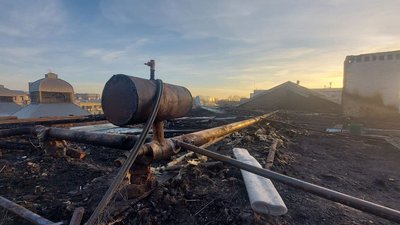 У 6-поверхівці в центрі Харкова після пожежі відновлюють опалення: як виглядає дах