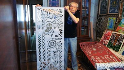 “Статків не нажив, але тут я весь”: вінничанин за 40 років створив понад дві тисячі витинанок і стільки ж картин “Статків не нажив, але тут я весь”: вінничанин за 40 років створив понад дві тисячі витинанок і стільки ж картин