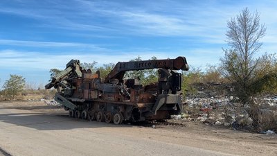 Лишились менше половини людей. Життя у селищі Новодмитрівка на Донеччині: репортаж