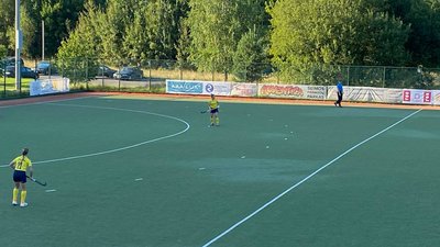 Внічию: українська хокейна збірна з сумчанками у складі зіграла товариський матч у Литві