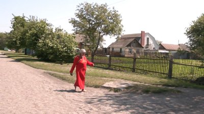 Щоб відчувати зв’язок із землею: черкащанка цілий рік ходить босоніж Щоб відчувати зв’язок із землею: черкащанка цілий рік ходить босоніж