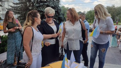 У Тернополі протестують проти дистанційного навчання У Тернополі протестують проти дистанційного навчання