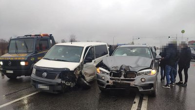 Вранці у аваріях у Львові травмувались 9 людей Вранці у аваріях у Львові травмувались 9 людей
