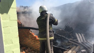 У Богодухівському районі рятувальники двічі гасили поля з пшеницею, які обстріляли росіяни У Богодухівському районі рятувальники двічі гасили поля з пшеницею, які обстріляли росіяни
