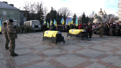 У Рівному попрощались із бійцями Владиславом Простаковим та Андрієм Савіним У Рівному попрощались із бійцями Владиславом Простаковим та Андрієм Савіним
