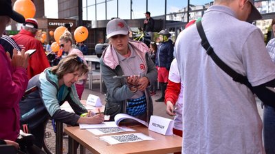 Велодень у Луцьку: понад тисяча лучан проїхалися містом на велосипедах Велодень у Луцьку: понад тисяча лучан проїхалися містом на велосипедах