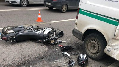 У Львові зіткнулися мотоцикліст та інкасаторський автомобіль
