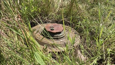 Гуманітарне розмінування на Харківщині: як працівники агропідприємства стають саперами Гуманітарне розмінування на Харківщині: як працівники агропідприємства стають саперами