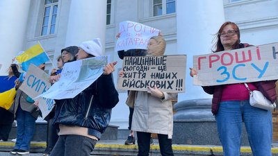 Більше допомагати військовим Більше допомагати військовим