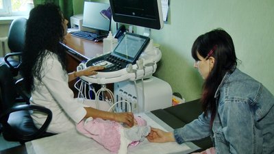 Продає патріотичні стікери: вінницька волонтерка збирає гроші на кардіодатчик для дитячої лікарні Продає патріотичні стікери: вінницька волонтерка збирає гроші на кардіодатчик для дитячої лікарні