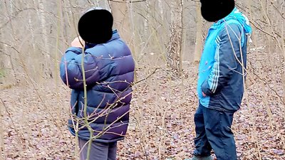 У тернопільському парку поліцейські затримали людей, які збирали сік і пошкодили 80 беріз У тернопільському парку поліцейські затримали людей, які збирали сік і пошкодили 80 беріз