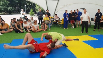 У Кропивницькому жінок вчили оборонятись