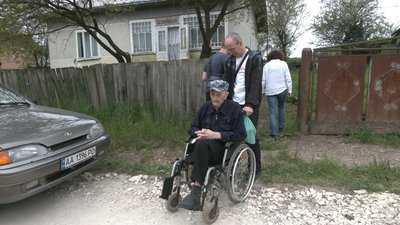 На Івано-Франківщині у покинутих будинках облаштовують домівки для переселенців з інвалідністю На Івано-Франківщині у покинутих будинках облаштовують домівки для переселенців з інвалідністю