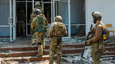Фіксують злочини та розміновують: у Циркунах після звільнення працюють силовики Фіксують злочини та розміновують: у Циркунах після звільнення працюють силовики