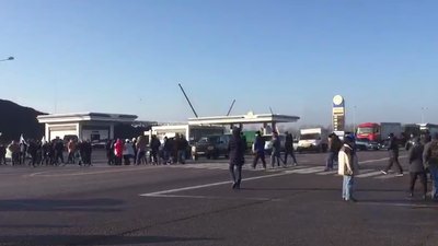 "Ні розпродажу": під Харковом протестують проти ринку землі "Ні розпродажу": під Харковом протестують проти ринку землі
