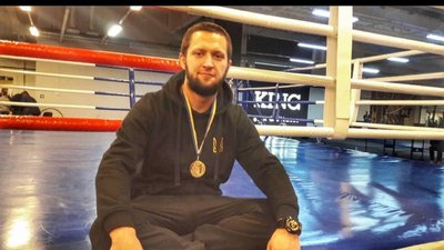 "Він був воїном": у Харкові попрощалися з лідером фанатського руху Олександром Клушиним "Він був воїном": у Харкові попрощалися з лідером фанатського руху Олександром Клушиним