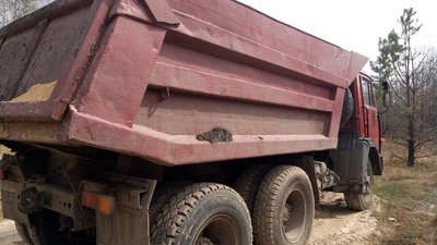 На Житомирщині затримали вантажівку з нелегальним піском На Житомирщині затримали вантажівку з нелегальним піском