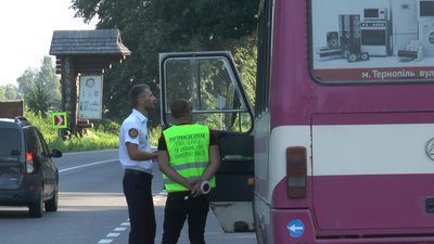На Прикарпатті за місяць виявили понад 100 порушень у сфері пасажирських перевезень