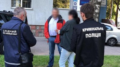 На Хмельниччині затримали групу «квартирників». Фото: ГУ НП у Хмельницькій області На Хмельниччині затримали групу «квартирників». Фото: ГУ НП у Хмельницькій області