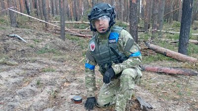 Закарпатські поліцейські-вибухотехніки розміновували територію Чорнобильської АЕС Закарпатські поліцейські-вибухотехніки розміновували територію Чорнобильської АЕС
