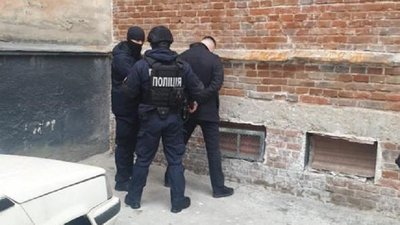 У Львові затримали херсонця, якого 6 років розшукував інтерпол У Львові затримали херсонця, якого 6 років розшукував інтерпол
