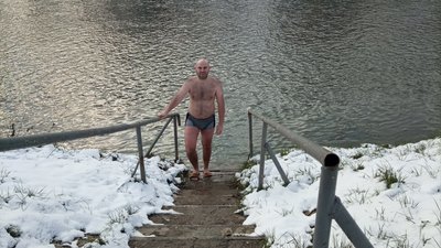 До занурення у воду напередодні Водохреща варто починати з контрастного душу, — лікарка