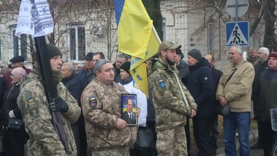 В Охтирці поховали військового Валерія Глєбова, який загинув під Бахмутом В Охтирці поховали військового Валерія Глєбова, який загинув під Бахмутом