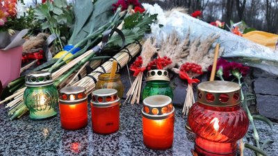 "Мотре, віддавай пшеницю": у центрі Харкова — хресна хода в пам'ять про жертв голодоморів "Мотре, віддавай пшеницю": у центрі Харкова — хресна хода в пам'ять про жертв голодоморів