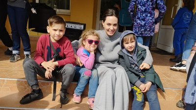 Анджеліна Джолі приїхала в Україну. Що відомо Анджеліна Джолі приїхала в Україну. Що відомо