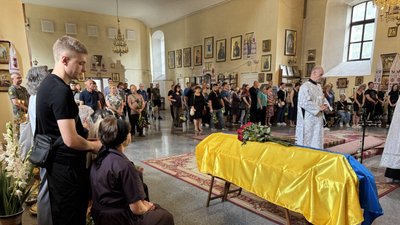 У Полтаві попрощались із трьома військовослужбовцями