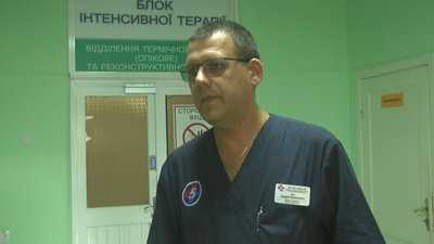 Хлопчик, який отримав опіки, перебуває у реанімації 5-ї міської лікарні Запоріжжя Хлопчик, який отримав опіки, перебуває у реанімації 5-ї міської лікарні Запоріжжя