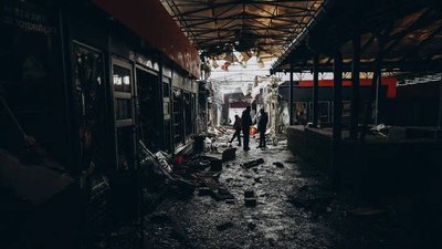 У Харкові внаслідок обстрілів пошкоджені ринки У Харкові внаслідок обстрілів пошкоджені ринки