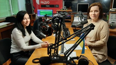 Тетяна Жимолостнова у студії Українське радіо.Рівне
