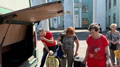Евакуація жителів Добропілля в Донецькій області