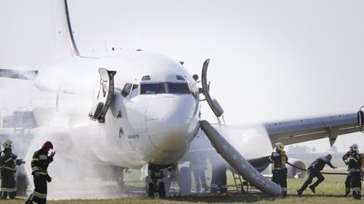 Кримінальні справи та порушення правил карантину. У яких випадках країни розвертали літаки