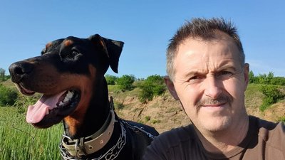 За пів доби родина волонтерів підготувала і завантажила 14 тон допомоги для евакуйованих жителів Херсонщини