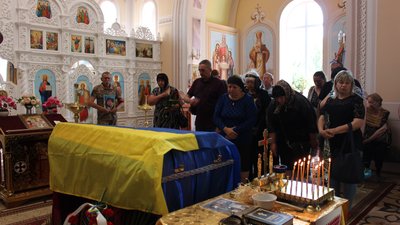 У церкві прощаються з Олександром Івановим У церкві прощаються з Олександром Івановим