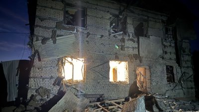 Пошкоджений внаслідок удару РФ будинок у Золочеві