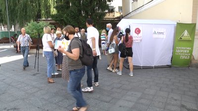 У Житомирі охочі перевірялися на гепатит С
