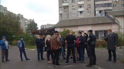 Через друк газети з мапою без Криму вінницькі активісти звернулися до СБУ