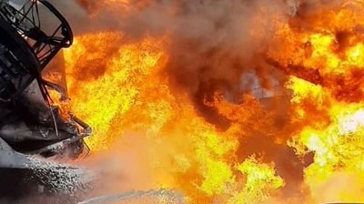 Ліквідація пожежі на нафтобазі у Луцьку триває, – ДСНС Ліквідація пожежі на нафтобазі у Луцьку триває, – ДСНС