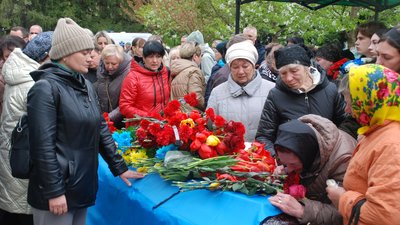 У Шостці на Сумщині прощалися з військовослужбовцем Юрієм Артеменком У Шостці на Сумщині прощалися з військовослужбовцем Юрієм Артеменком