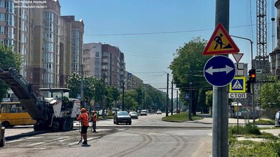 У Тернополі на одній із вулиць ускладнений рух транспорту