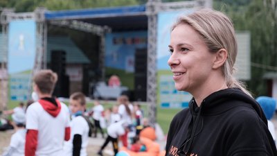 Пишуть листи-мрії: у Чернівецькій області пройшов фестиваль "Буковинська мрія" Пишуть листи-мрії: у Чернівецькій області пройшов фестиваль "Буковинська мрія"