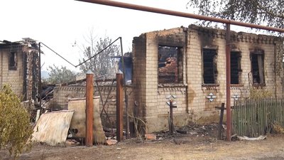 На Луганщині 12 родин чекають компенсацію за пошкоджене у торішній пожежі житло На Луганщині 12 родин чекають компенсацію за пошкоджене у торішній пожежі житло